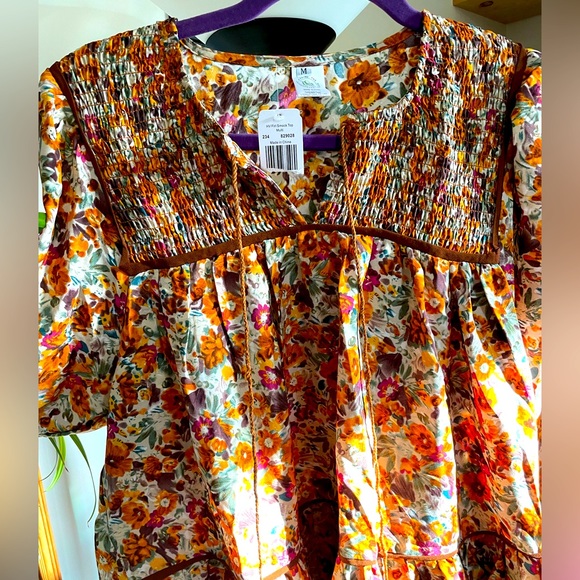 NWT This & That medium Floral Smock Top Blouse - Picture 5 of 7